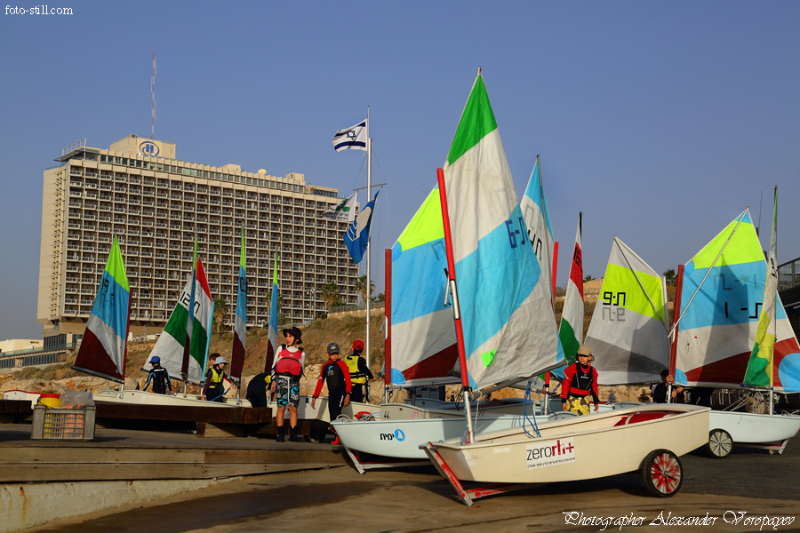 Яхт клуб Тель-Авив, дети на лодках
Фотограф Александр Воропаев aka foto-still
