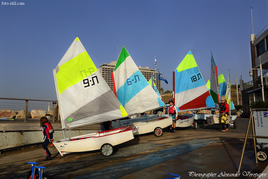 Яхт клуб Тель-Авив, дети на лодках
Фотограф Александр Воропаев aka foto-still