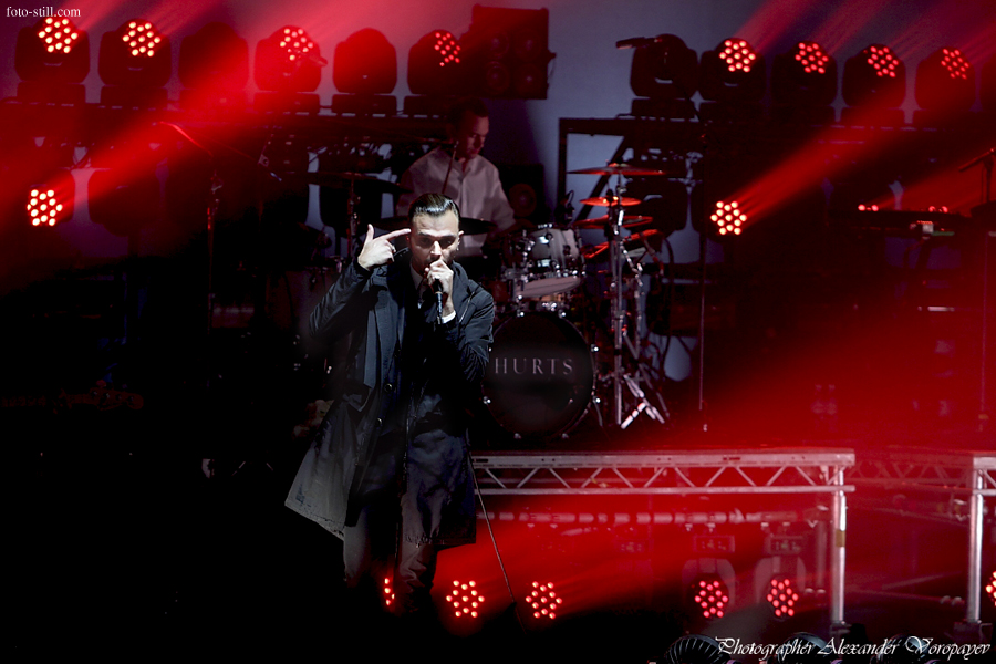 Theo Huchcraft и Adam Anderson группа "Hurts", концерт во дворце Спорта, Одесса 2013 год.
Фотограф Александр Воропаев aka foto-still