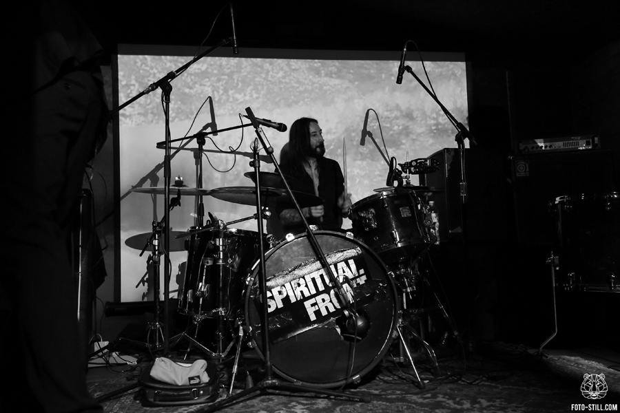 Andrea Freda — Spiritual Front в More Music Club, Одесса, Украина 2019 год.
Фотограф - Александр Воропаев aka foto-still