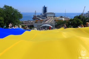 Флаг украины, потемкинская лестница, морвокзал, одесса, вишиванковий фестиваль, 2020
